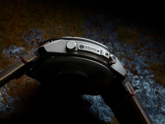 Garmin trang bị vỏ Titanium với công nghệ đúc nano trên fēnix 9 Pro.