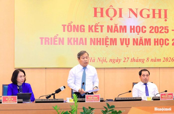 Ủy viên Trung ương Đảng, Phó Bí thư Thành ủy, Chủ tịch UBND thành phố Vũ Đại Thắng phát biểu tham luận. Ảnh: Viết Thành