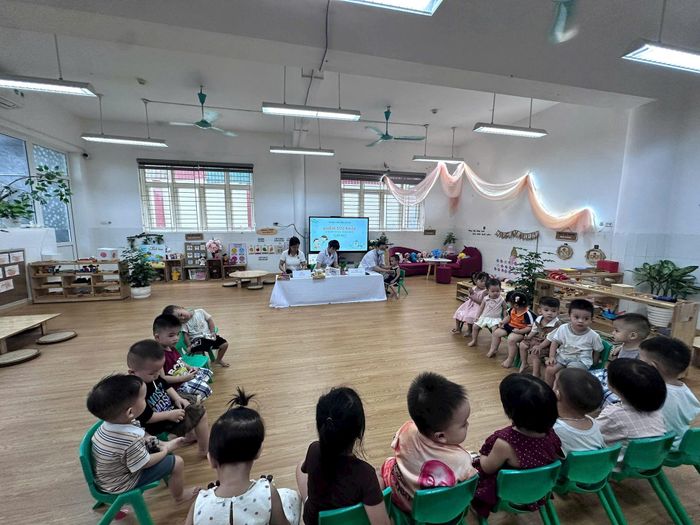 Khám sức khỏe giúp phát hiện sớm các vấn đề về thể chất, dinh dưỡng ở trẻ em, học sinh. Ảnh: Mai Khôi