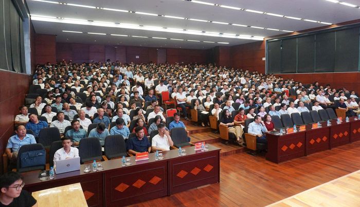 Cán bộ đang làm việc tại các xã, phường tham gia lớp tập huấn. Ảnh: H.L