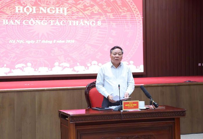 Phó Bí thư Thành ủy Nguyễn Văn Phong, Phó Trưởng ban Thường trực Ban Chỉ đạo 57 Thành ủy Hà Nội phát biểu kết luận hội nghị. Ảnh: Thanh Hải