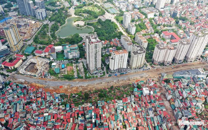 Dự kiến, tuyến đường Vành đai 2,5 đoạn qua địa bàn phường Cầu Giấy sẽ thông xe vào dịp 10-10-2026.