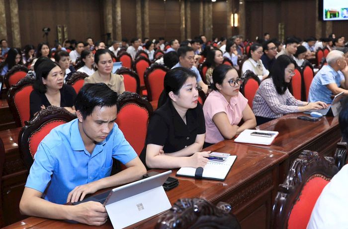 Các đại biểu tham dự tại điểm cầu Thành uỷ Hà Nội. Ảnh: Quang Thái