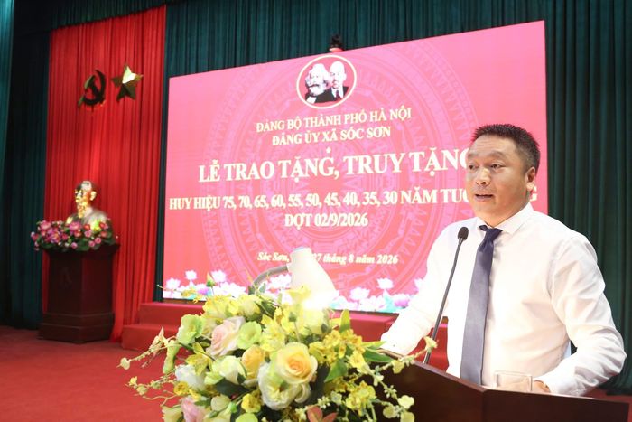 Bí thư Đảng ủy xã Sóc Sơn Bùi Bảo Tuấn phát biểu. Ảnh: Ngô Khiêm.
