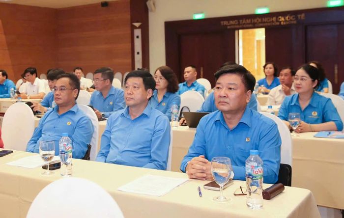 Các đại biểu tham dự hội nghị. Ảnh: TLĐLĐVN