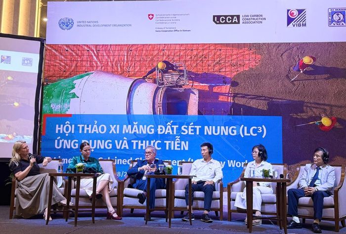 Các chuyên gia trong nước và quốc tế tại hội thảo. Ảnh: Kiều Thoan Thu