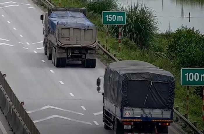 Khi chạy với tốc độ 60 km/h, khoảng cách tối thiểu giữa 2 phương tiện sẽ là 35m.