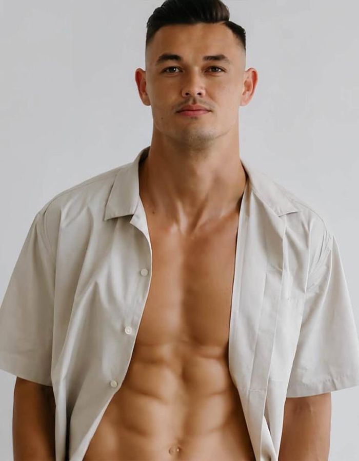 MC Hoàng Oanh và Lê Giang Patrik được coi là cặp gái giỏi gặp trai tài của showbiz Việt.