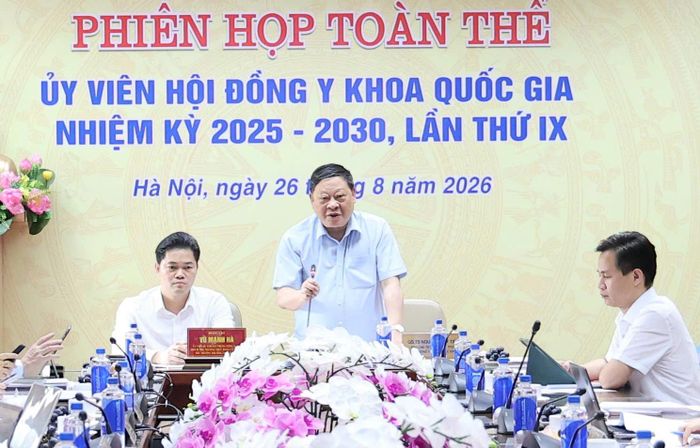 GS.TS Nguyễn Viết Tiến - nguyên Thứ trưởng Bộ Y tế, Phó Chủ tịch Thường trực Hội đồng Y khoa Quốc gia phát biểu. Ảnh: Trần Minh