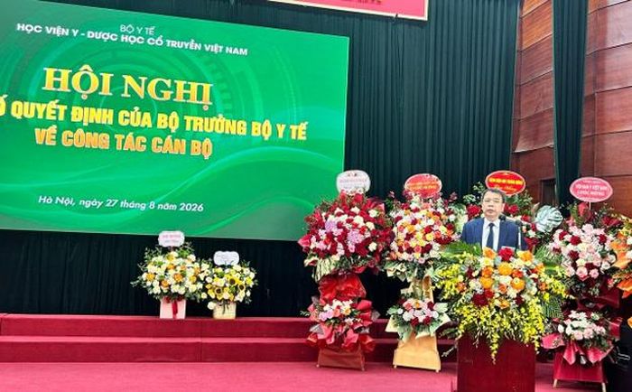 PGS.TS Nguyễn Quốc Huy, Phó Bí thư Đảng ủy, Giám đốc Học viện, trân trọng cảm ơn những ý kiến chỉ đạo sâu sắc của đồng chí Thứ trưởng Thường trực.