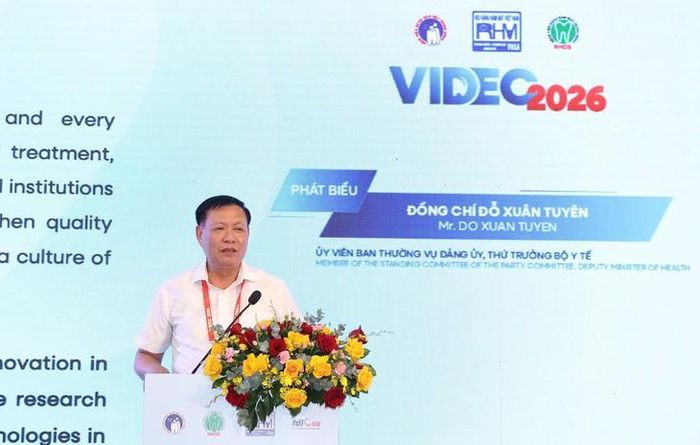 Thứ trưởng Bộ Y tế Đỗ Xuân Tuyên phát biểu tại hội nghị. Ảnh: B.Tiệp.