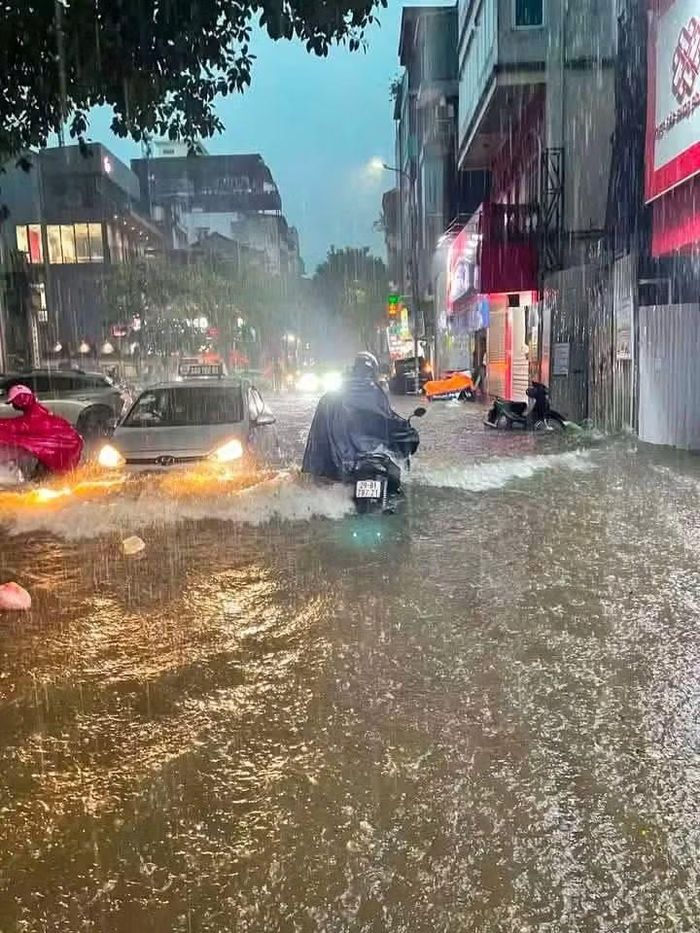 Theo dự báo, Hà Nội còn mưa giông trong nhiều ngày tới