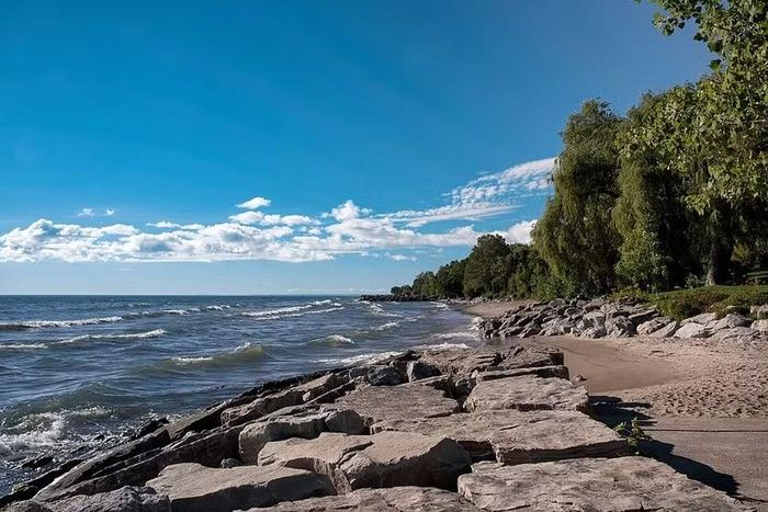Bờ hồ Ontario ở Mississauga, Ontario