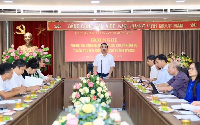 Ông Đào Xuân Dũng, Phó Trưởng Ban Tuyên giáo và Dân vận Thành ủy Hà Nội chủ trì hội nghị