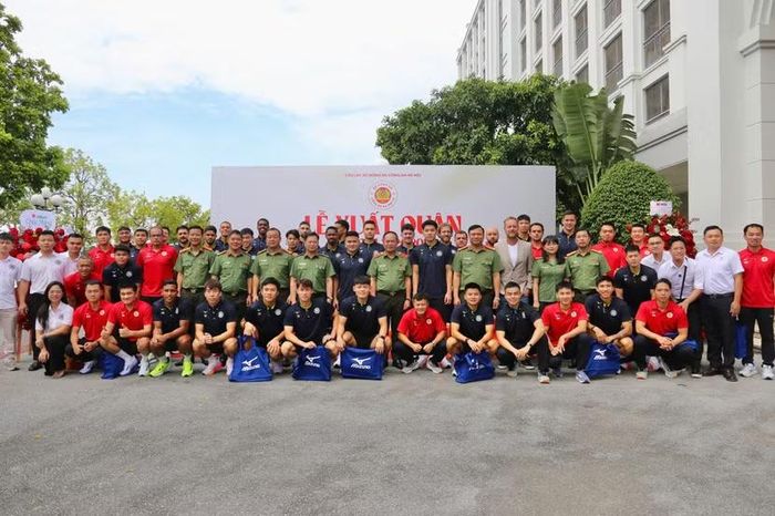 Đội bóng ngành Công an sẵn sàng chinh phục mùa giải mới (Ảnh: Thuần Thư)
