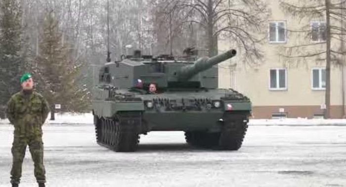 Chương trình hiện đại hóa xe tăng chiến đấu chủ lực Leopard 2A4 được Áo khởi động từ năm 2023 nhằm thay thế các trang bị lỗi thời và khôi phục những khả năng tác chiến quan trọng.
