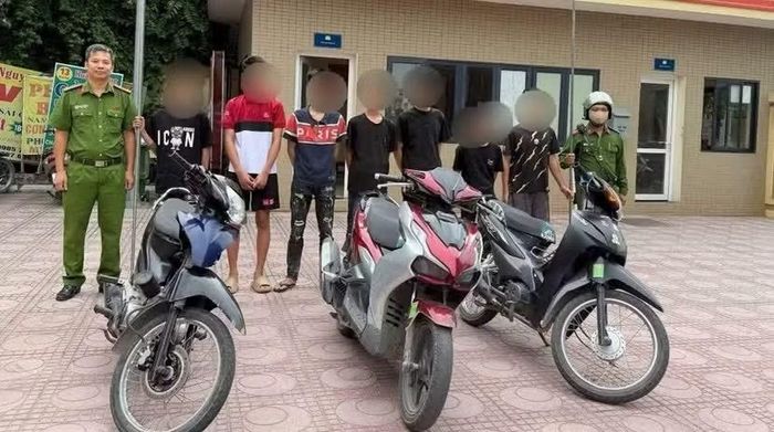 Các đối tượng gây rối trật tự công công được Công an xã Phú Xuyên phát hiện nhờ tuần tra đêm.