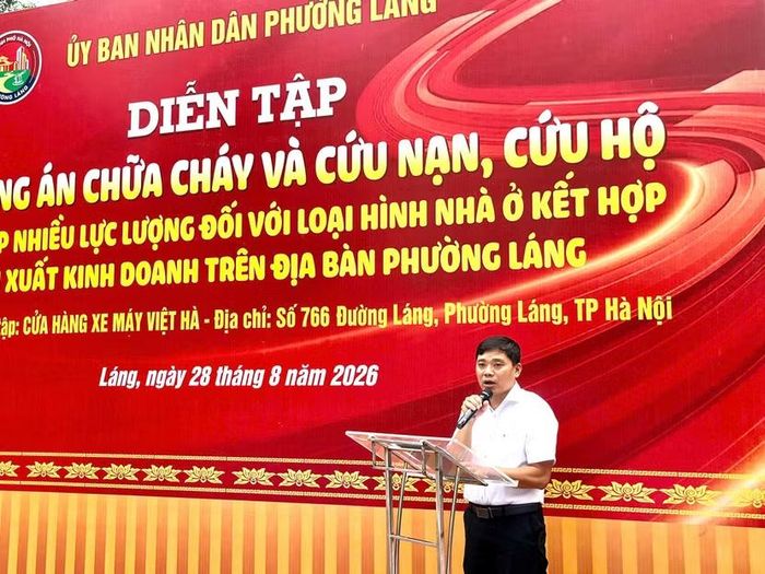 Đồng chí Hà Phú Bình - Phó Chủ tịch UBND phường Láng phát biểu
