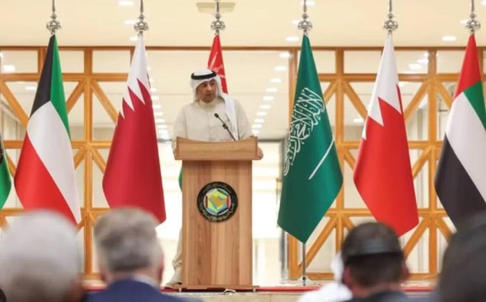 Nhà phân tích Caolan Magee của Al Jazeera cho rằng việc Mỹ đẩy mạnh chiến tranh kinh tế với Iran đồng nghĩa Washington phải chấp nhận khả năng gián đoạn kéo dài tại eo biển Hormuz.