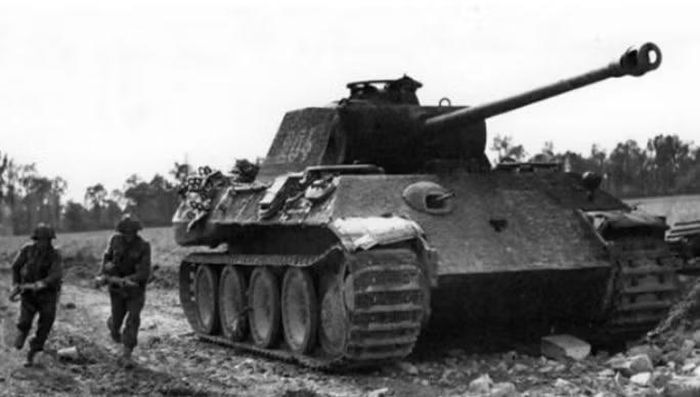 Tiger và Panther vẫn là những đối thủ nguy hiểm, đặc biệt khi giao chiến trực diện. Lợi thế của T-34-85 nằm ở sự kết hợp giữa hỏa lực mạnh hơn, kíp xe hợp lý hơn, khả năng cơ động và khả năng sản xuất quy mô lớn.