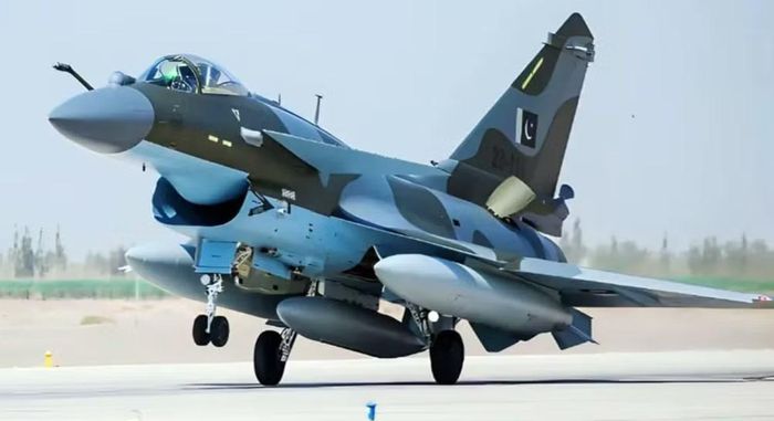 Việc duy trì các máy bay có nguồn gốc Liên Xô ngày càng gặp khó khăn về tuổi thọ khung thân, điện tử hàng không, phụ tùng, vũ khí và khả năng sẵn sàng chiến đấu.