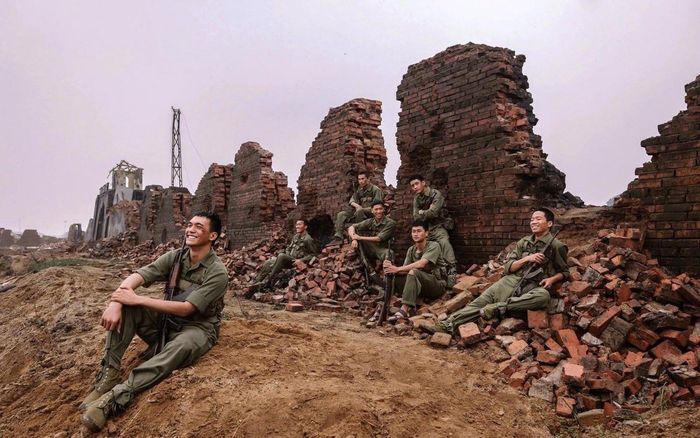 Cảnh trong phim "Mưa đỏ". Ảnh: ĐPCC
