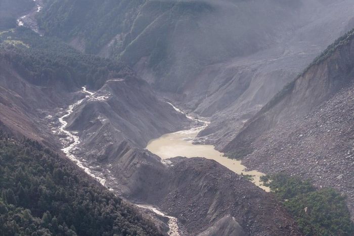  Một hồ nước đã hình thành sau trận lũ quét ở biên giới Trung Quốc - Nepal ngày 26/8. Ảnh: Tân Hoa Xã. 