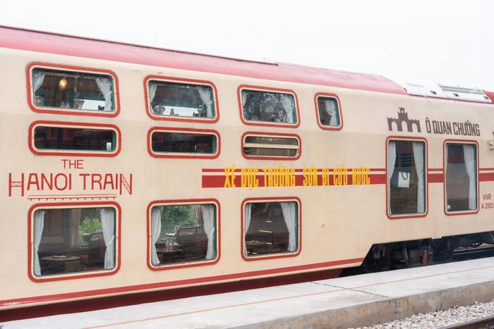 Hình ảnh đoàn tàu Hà Nội 5 Cửa Ô. Ảnh: Tàu Hà Nội 5 Cửa Ô - The Hanoi Train.