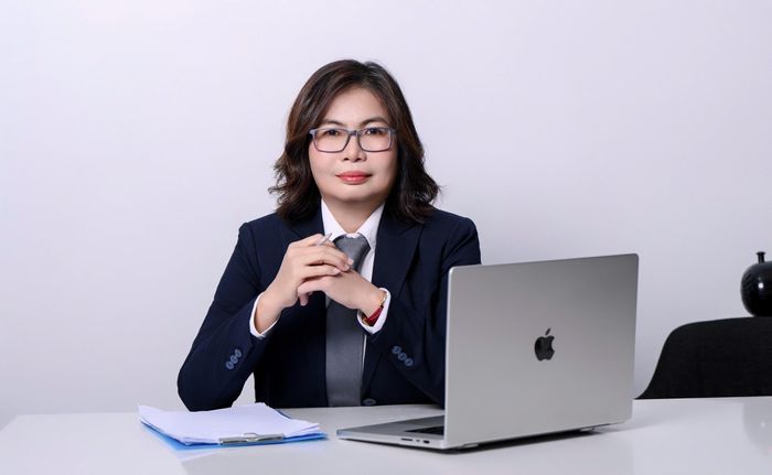  Luật sư Huyền cho rằng người bị người khác chiếm ghế không nên tự đôi co mà nên nhờ ban tổ chức vào cuộc. Ảnh: NVCC. 
