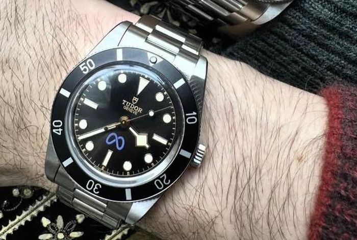 Mẫu Tudor Black Bay 54 Meta được cho là phiên bản đặc biệt cực kỳ hiếm, được sản xuất vào năm 2026 để kỷ niệm 20 năm thành lập Meta. Ảnh: @in_anewyorkminute.