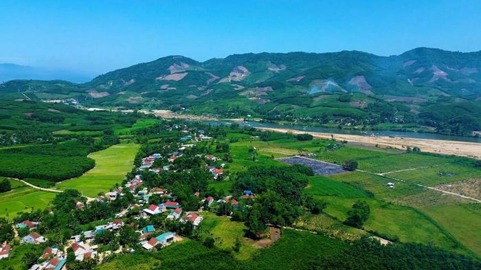 Những vườn cây xanh tốt đang tạo diện mạo mới ở xã Sơn Linh