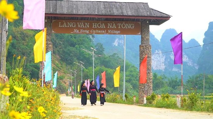 Làng Văn hóa Nà Tông ở Thượng Lâm