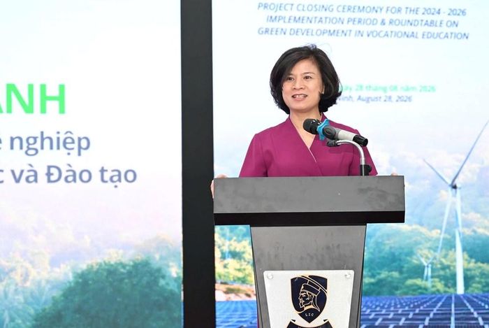 PGS.TS. Vũ Thị Tú Anh, Phó Cục trưởng Cục Giáo dục nghề nghiệp và Giáo dục thường xuyên (Bộ GD&ĐT) phát biểu tại sự kiện