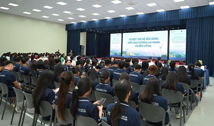 Đông đảo học viên tham gia chương trình