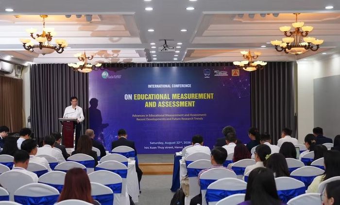 Giáo sư, Tiến sĩ Nguyễn Quý Thanh, Chủ tịch Hội đồng Khoa học và Đào tạo, kiêm Chủ tịch Hội đồng Đảm bảo chất lượng Trường đại học Giáo dục phát biểu tại Hội thảo quốc tế về đo lường và đánh giá trong giáo dục mang chủ đề “Thành tựu trong Đo lường và đánh giá giáo dục: Kết quả nghiên cứu mới và xu hướng tương lai”.