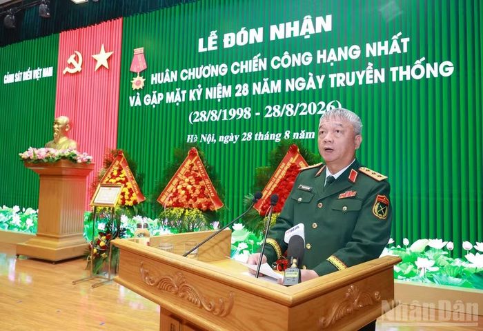Thượng tướng Nguyễn Quang Ngọc, Ủy viên Trung ương Đảng, Ủy viên Quân ủy Trung ương, Thứ trưởng Quốc phòng, phát biểu tại buổi lễ. (Ảnh: ĐỨC TĨNH)