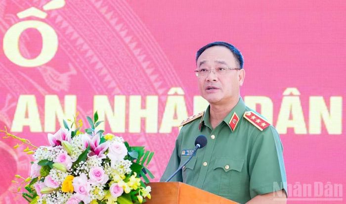 Thứ trưởng Công an Phạm Thế Tùng phát biểu tại buổi lễ. (Ảnh: P.B)