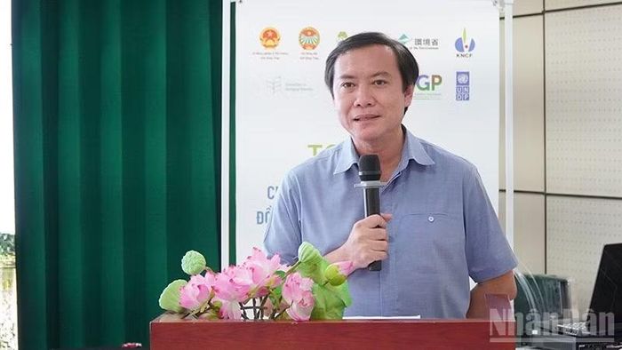 Giám đốc Sở Nông nghiệp và Môi trường tỉnh Đồng Tháp Lê Hà Luân phát biểu tại tọa đàm. (Ảnh: HỮU NGHĨA)