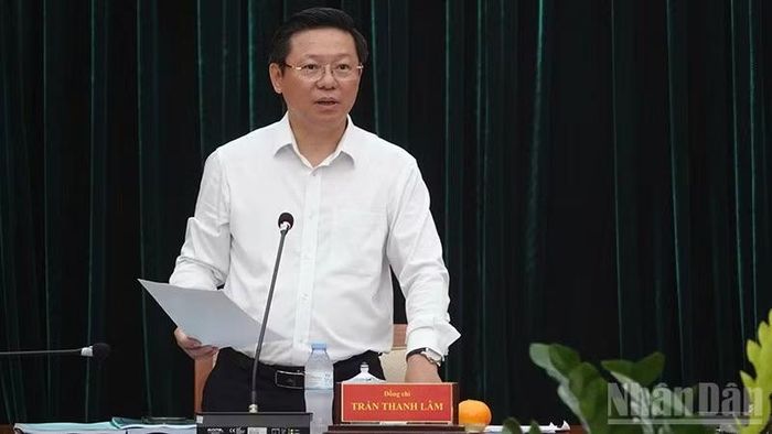 Đồng chí Trần Thanh Lâm, Phó Trưởng ban Tuyên giáo Trung ương phát biểu chỉ đạo tại buổi làm việc. (Ảnh: Linh Bảo)