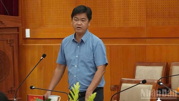 Đồng chí Lê Văn Minh, Phó Trưởng ban Thường trực Ban Tuyên giáo Thành ủy Thành phố Hồ Chí Minh phát biểu tại buổi làm việc. (Ảnh: Linh Bảo)
