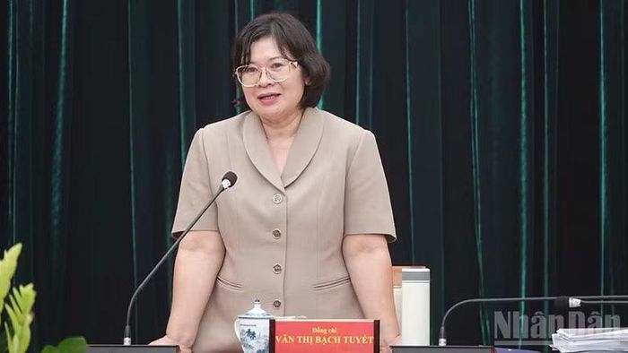 Đồng chí Văn Thị Bạch Tuyết, Phó Bí thư Thành ủy Thành phố Hồ Chí Minh phát biểu tại buổi làm việc. (Ảnh: Linh Bảo)
