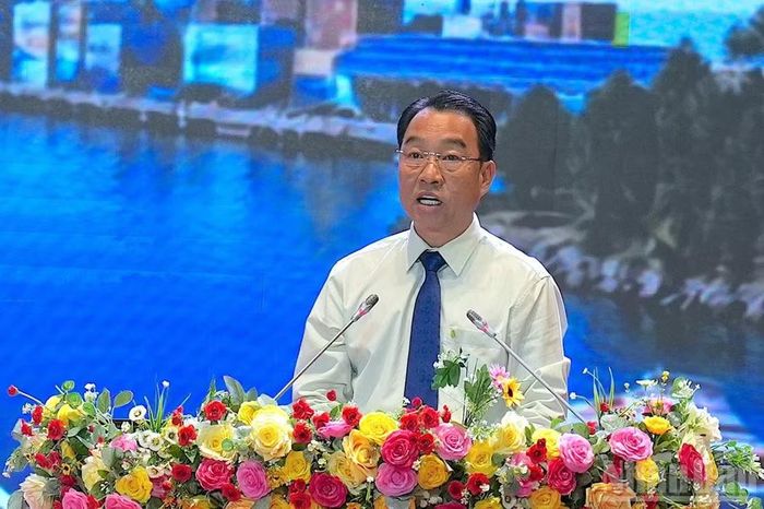 Phó Bí thư Tỉnh ủy, Chủ tịch Ủy ban nhân dân tỉnh Cà Mau Lữ Quang Ngời phát biểu khai mạc hội nghị. (Ảnh: HỮU TÙNG)