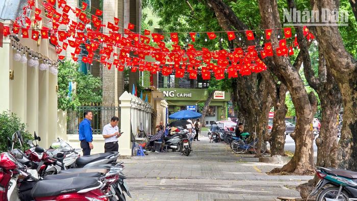 Độc lập-Tự do-Hạnh phúc đọng lại trong sắc cờ rực rỡ mùa thu.