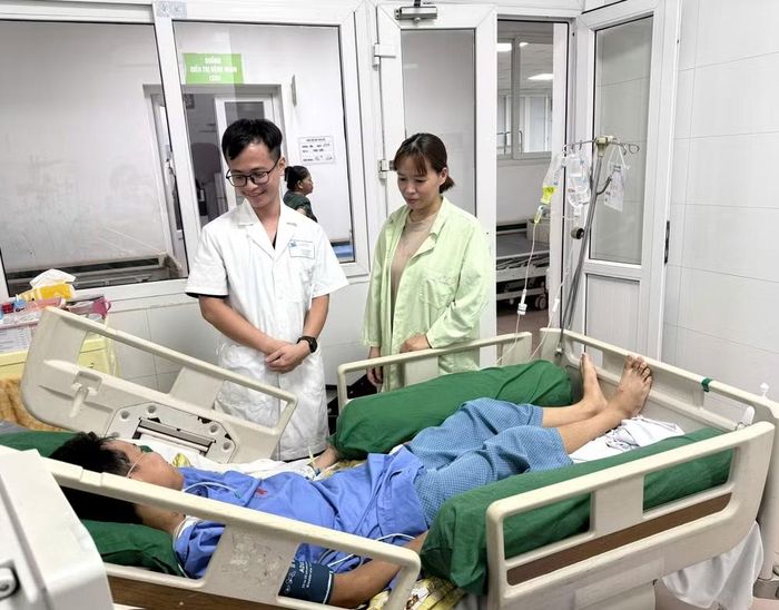 Ngày 28/8, sau gần một tháng điều trị kể từ khi nhập viện ngày 31/7, nam sinh được xuất viện và chuyển sang Bệnh viện Tim để tiếp tục theo dõi, điều trị chuyên sâu về tim mạch.