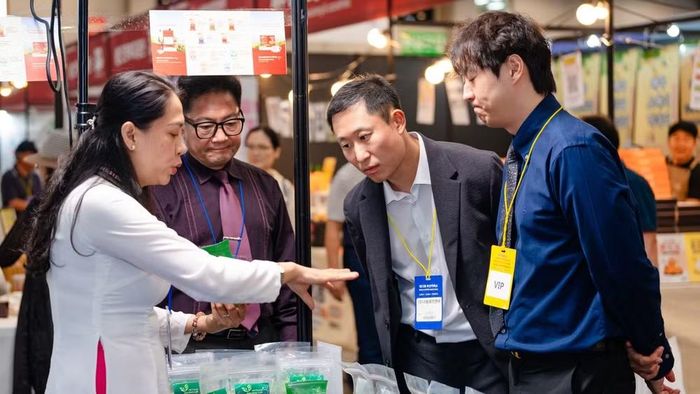 Giới thiệu cà-phê Robusta Đắk Lắk tại Hàn Quốc. (Ảnh: CTV)
