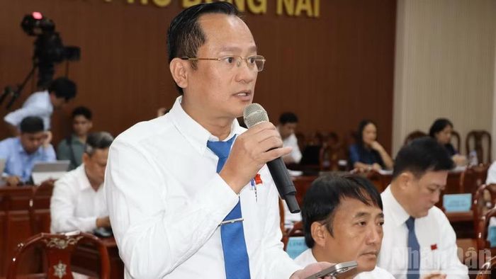 Đại biểu Nguyễn Minh Bình cảnh báo nguy cơ thất thu ngân sách từ lĩnh vực cho thuê đất công nghiệp.