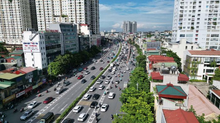 Theo Cục Cảnh sát giao thông, kỳ nghỉ năm nay kéo dài từ ngày 29/8 đến hết ngày 2/9, nhu cầu về quê, thăm thân và du lịch được dự báo tăng cao, đặc biệt trên các tuyến cao tốc, quốc lộ, đường vành đai và cửa ngõ các thành phố lớn.