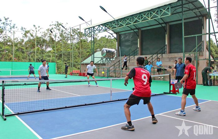 Các vận động viên Pickleball thi đấu.