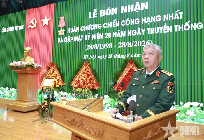  Thượng tướng Nguyễn Quang Ngọc, Ủy viên Trung ương Đảng, Thứ trưởng Bộ Quốc phòng phát biểu chỉ đạo tại buổi lễ.