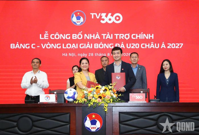Nghi thức ký kết tài trợ giữa Viettel Telecom và VFF.